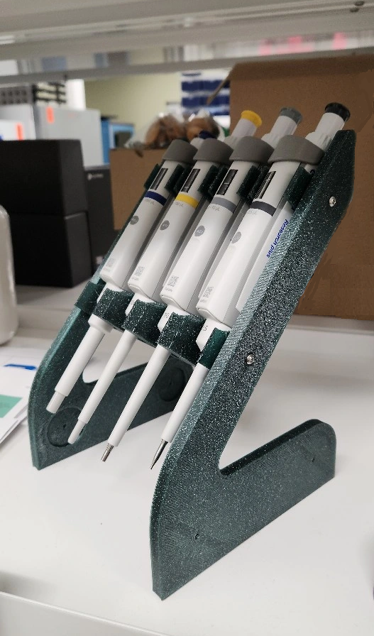 Spartan Armor Green: Recycled PET-G with ✨️S✨️P✨️A✨️R✨️K✨️L✨️E✨️S✨️ Michigan State University custom color!!!