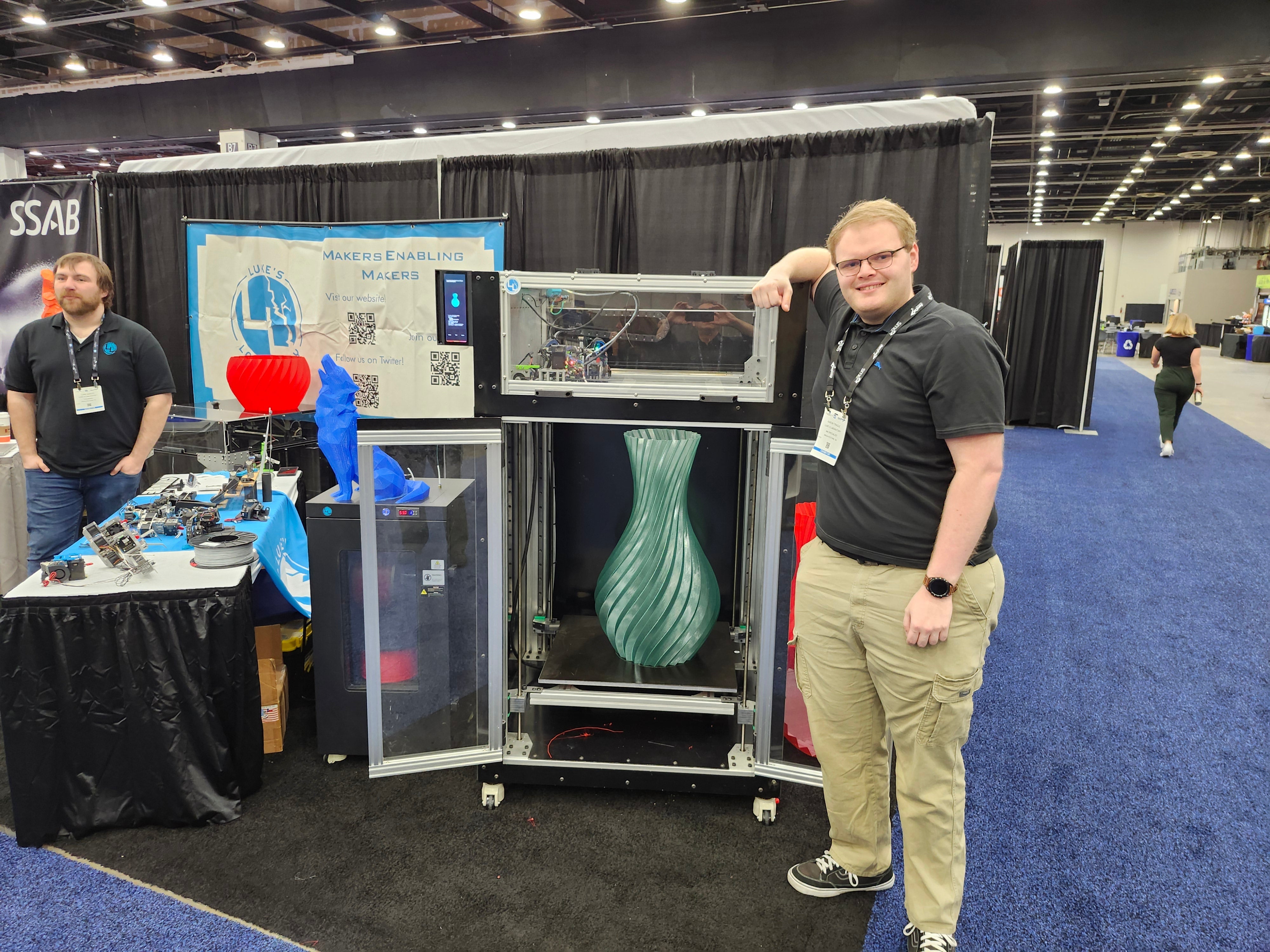 Spartan Armor Green: Recycled PET-G with ✨️S✨️P✨️A✨️R✨️K✨️L✨️E✨️S✨️ Michigan State University custom color!!!